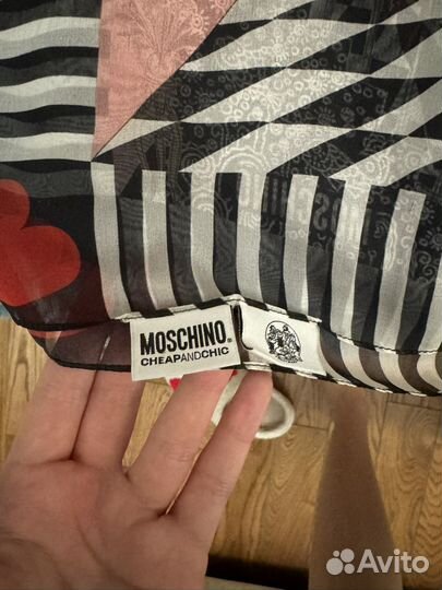 Шелковый платок moschino