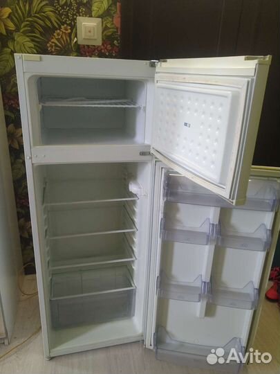 Холодильник Zanussi ZRD 324 WO