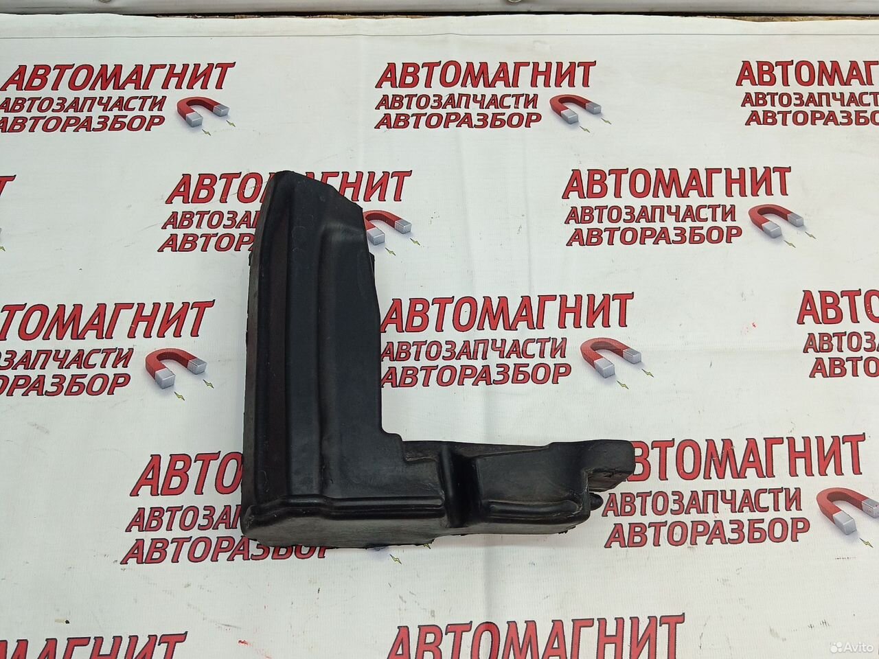 Уплотнитель жабо правый Renault Arkana