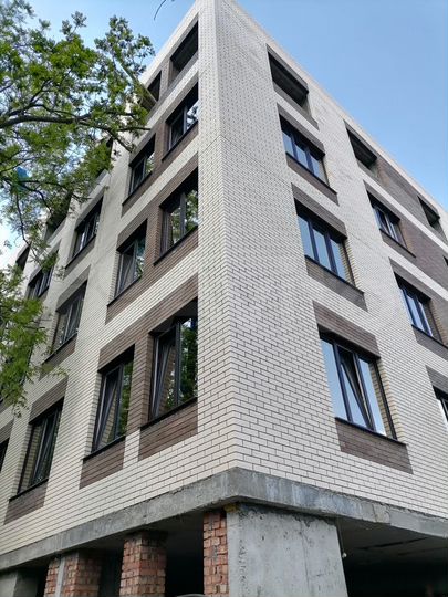 3-к. квартира, 90 м², 2/4 эт.