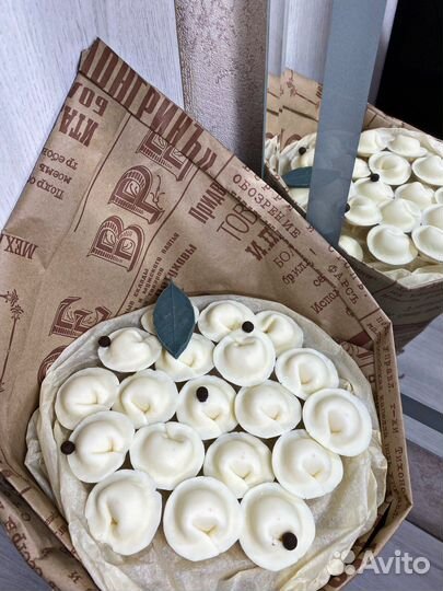 Мужские букеты из пельменей / шоколадный подарок