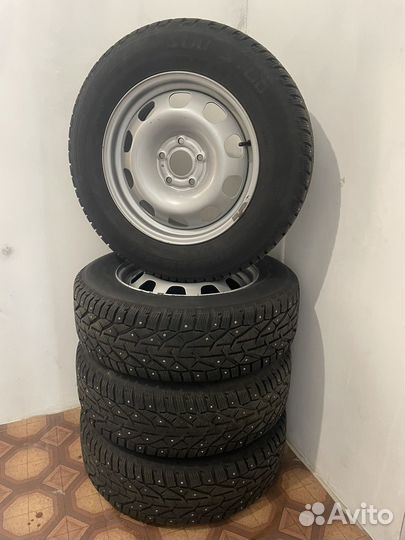 Зимняя резина 215 65 r16