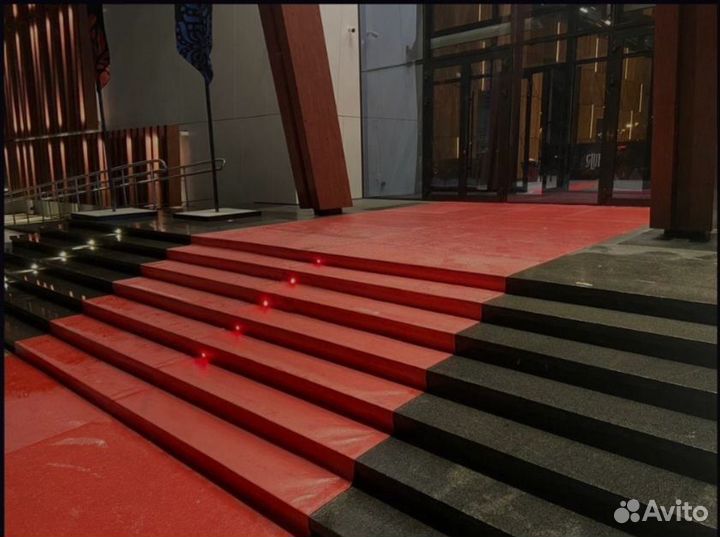 Красная Ковровая Дорожка на мероприятия (монтаж и