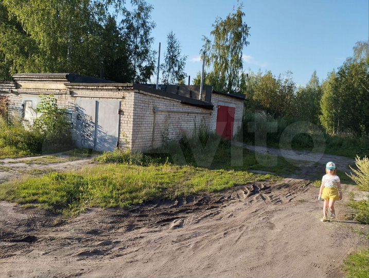 Гараж, > 30 м²