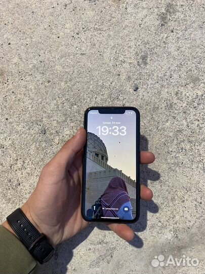 Телефон iPhone хр