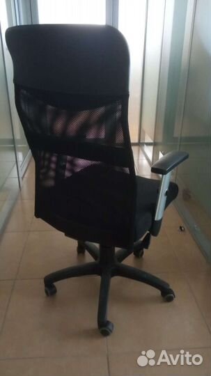 Офисное кресло руководителя бу