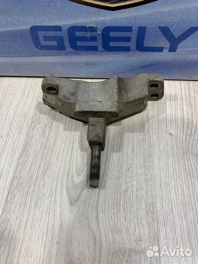 Кронштейн опора крепления кпп коробки передач Geel