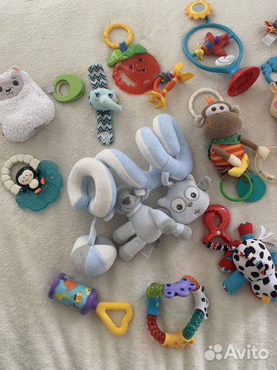 Игрушки на детскую кроватку, коляску