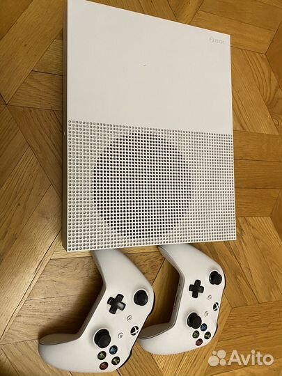 Xbox one 2 гемпада + 4 игры