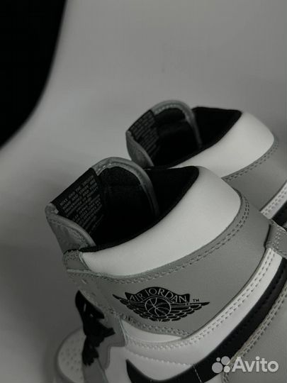 Кроссовки Nike Air Jordan 1