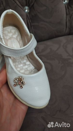 Туфли белые для девочки