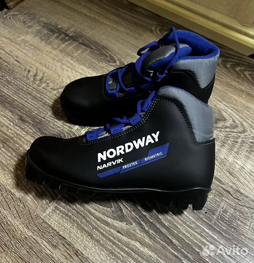 Лыжные ботинки детские 36 размер