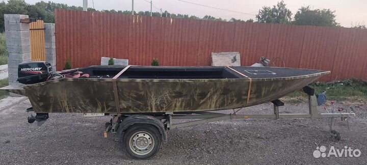 Лодка с мотором 9.9