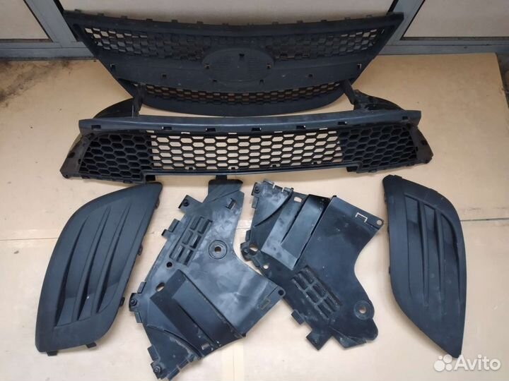 Комлект запчастей переднего бампера на ларгус