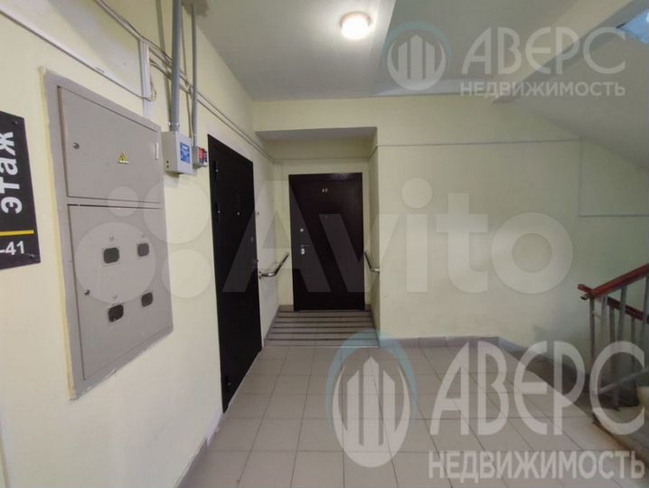 1-к. квартира, 42 м², 1/9 эт.
