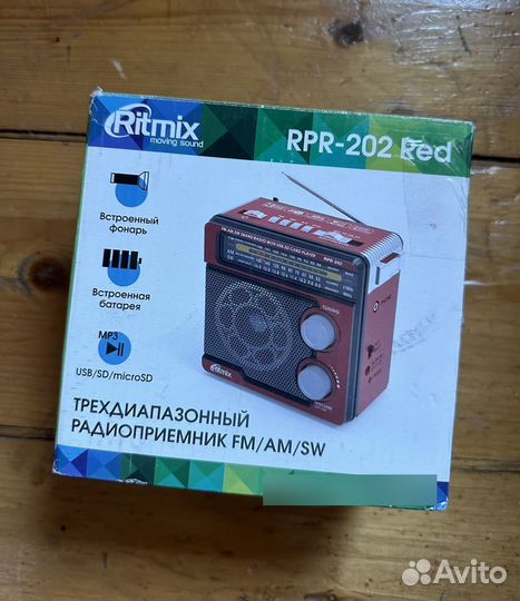 Радиоприемник Ritmix RPR-202 R