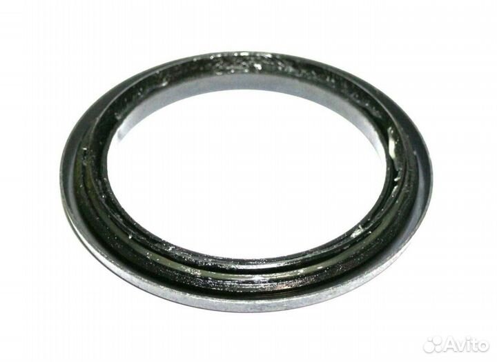 Сальник передней ступицы Toyota Land Cruiser 90