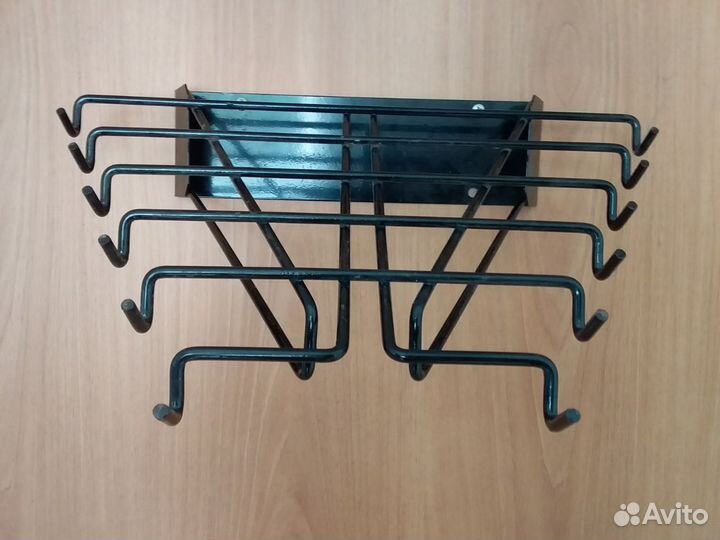 Вешалка настенная металлическая