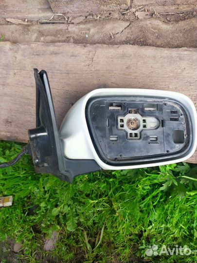 Зеркало на Ниссан avenir