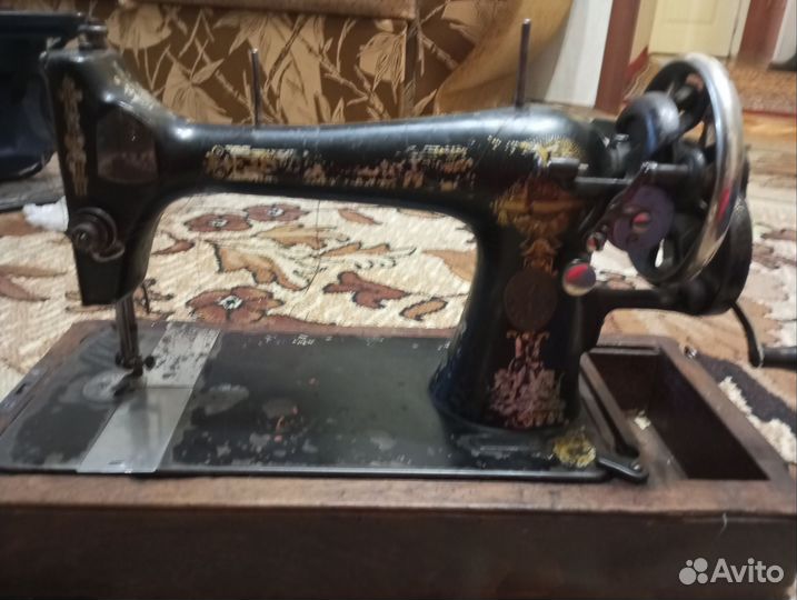 Швейная машина Singer