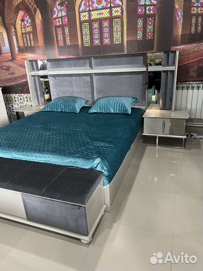 Спальный гарнитур