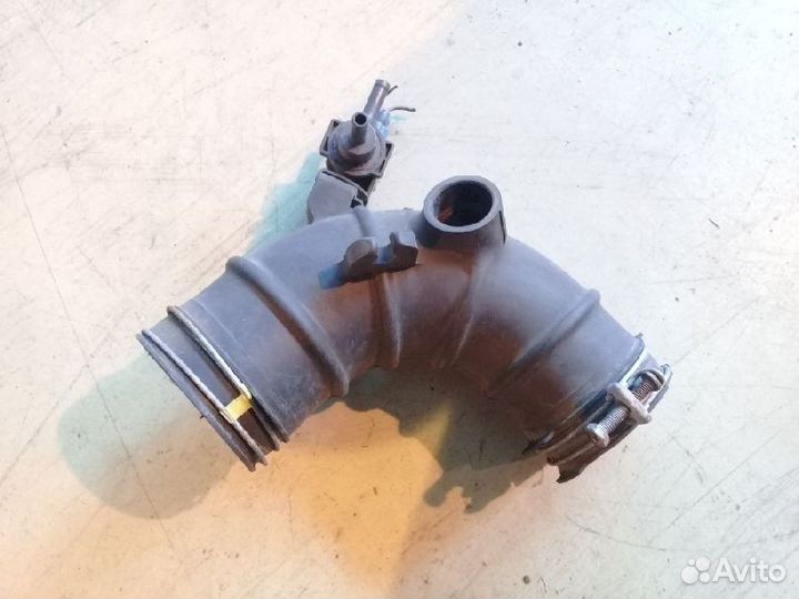 Патрубок воздушного фильтра 17881-28180 Toyota Est