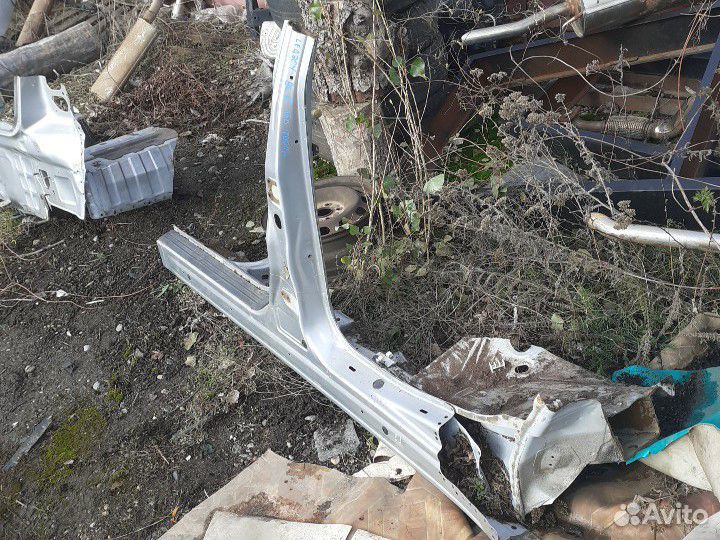 Парог со стойкой левый Subaru Legacy BL5