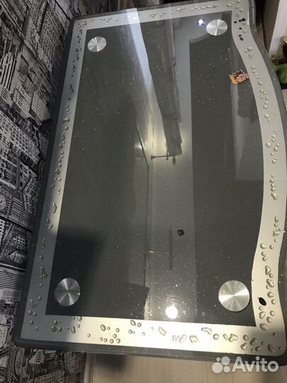 Стеклянная тумба