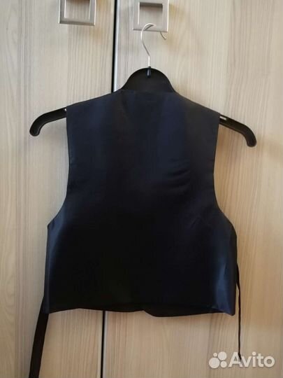 Новый жилет на 7-8 лет