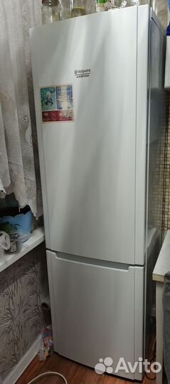Холодильник Hotpoint ariston бу