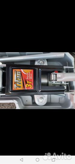 Домкрат подкатной 3т