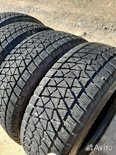 Bridgestone Blizzak DM-V2 225/60 R17 99S