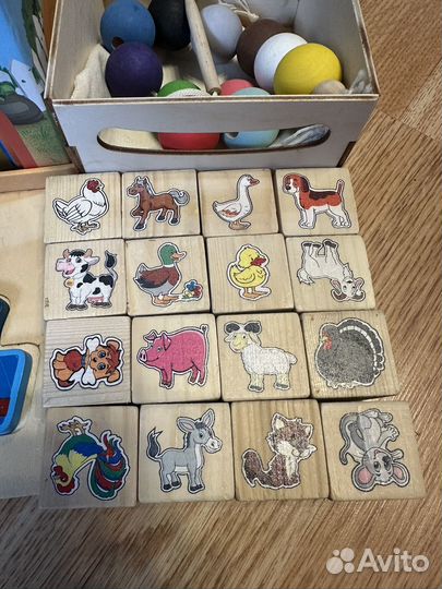 Развивающие игрушки, кубики, пирамидки