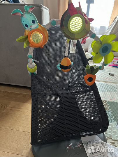 Шезлонг babybjorn + дуга tinny love