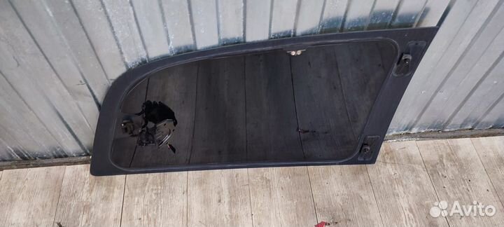 Стекло заднее левое Mercedes Viano W639