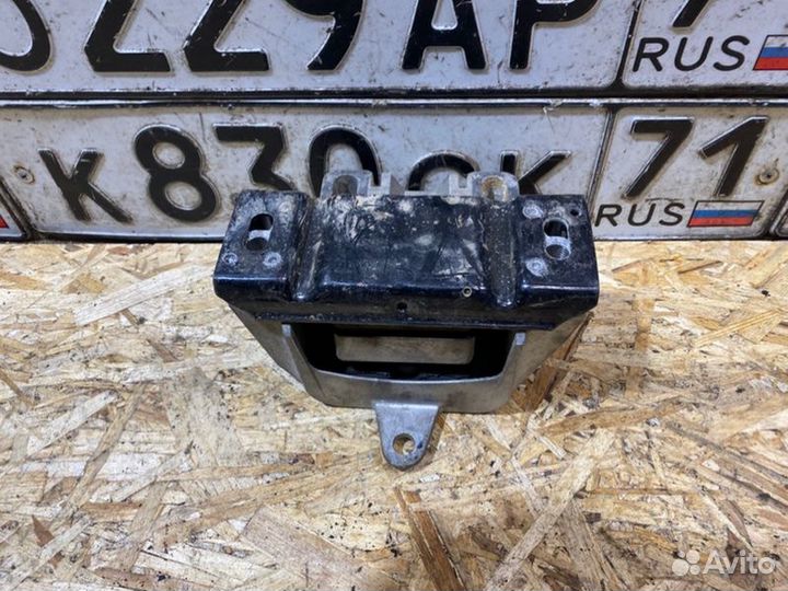 Подушка двигателя Skoda Octavia лифтбек 1.8 1997