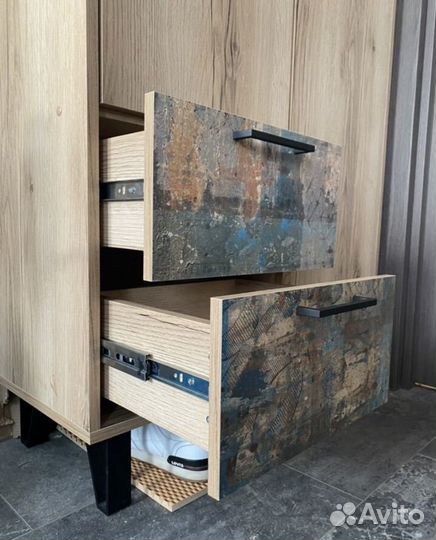 Шкаф двухстворчатый