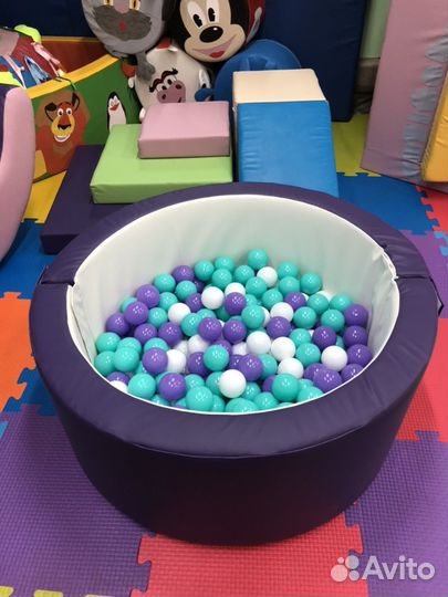 Простые стильные сухие бассейны