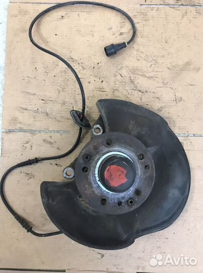 Ступица передняя левая Мерседес W124(1014)