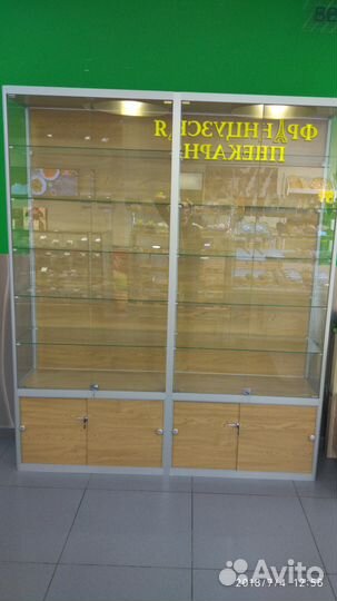 Витрины стеклянные для магазина