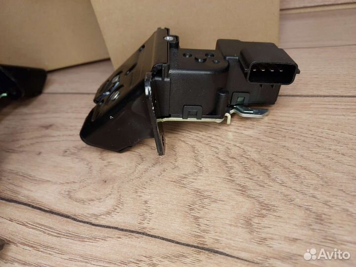 Замок багажника Kia Ceed JD, Huyndai I30 Новый