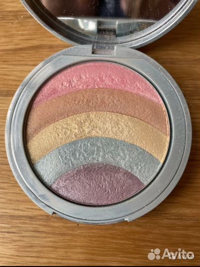 Хайлайтер Too faced Rainbow Strobe