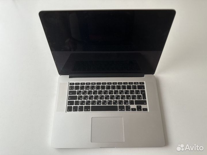 MacBook Pro (Retina, 15-inch, Mid 2015) 16 / 256