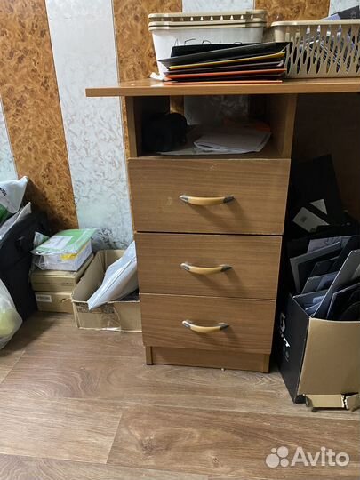 Письменный стол