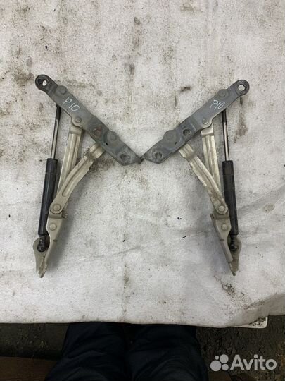 Петли багажника Nissan Primera P10, Infiniti