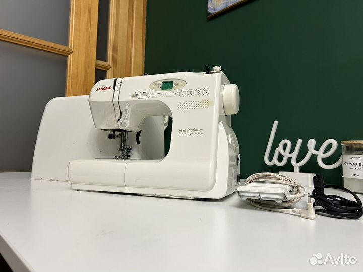 Швейная машина Janome Jet Platinum 760
