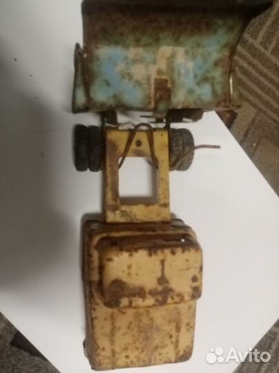 Машинка металлическая СССР Волгарь