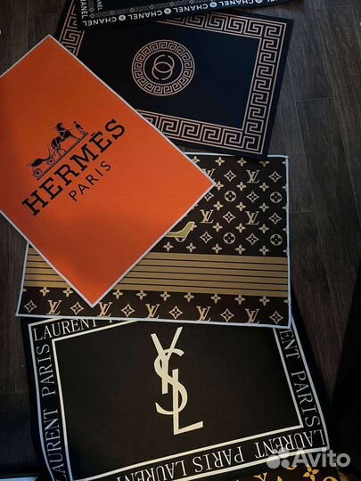 Брендовые коврики для дома