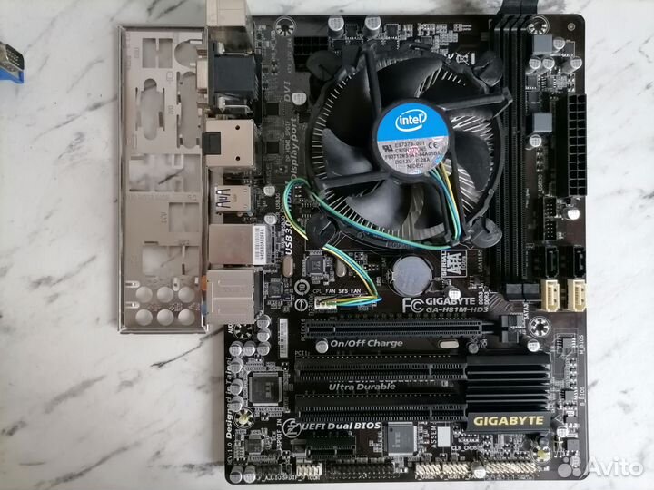 Материнская плата LGA 1150 с процессором и кулером