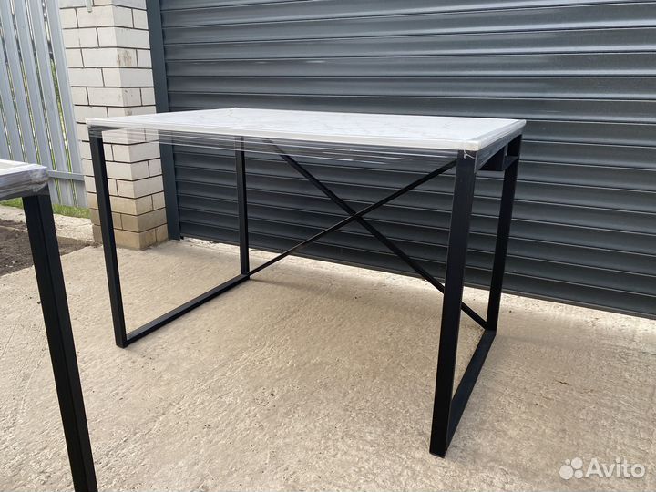 Компьютерный стол новый